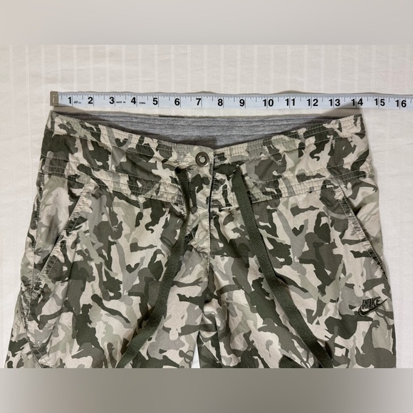 Nike Womens Camouflage Cargo Capri Pants Size XS Vintage Y2K 90’s Athlete Camo - Picture 9 of 13